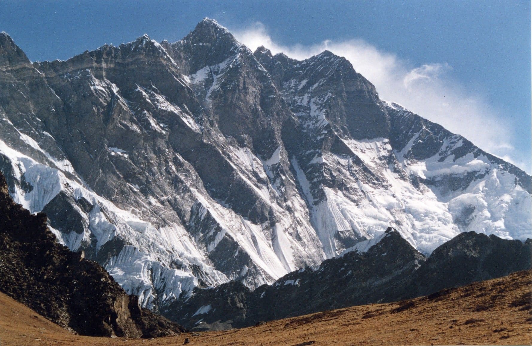Lhotse , south face, view from Chukhung Ri. This peak is connected to Mount Everest via the South Col. In addition to the main summit at 8,516 meters above sea level. The south face rises 3.2 km in only 2.25 km of horizontal distance, which makes it the steepest face of this size in the world.